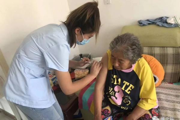 北辰区普东街持续推动60岁以上老年人新冠疫苗接种工作
