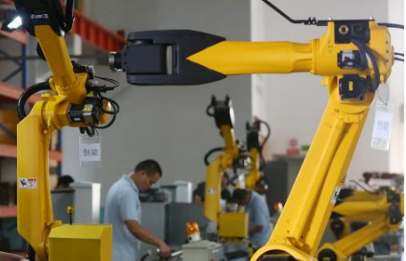 “无人化”的普及将加速推进机器人产业的发展