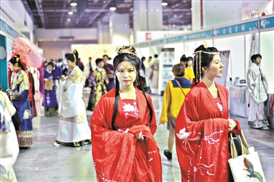 越来越多年轻人穿汉服走上街头，会成为你的日常吗？