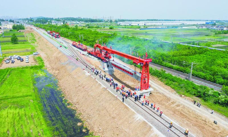 水蚌铁路蚌埠段改线铺架工程全面展开