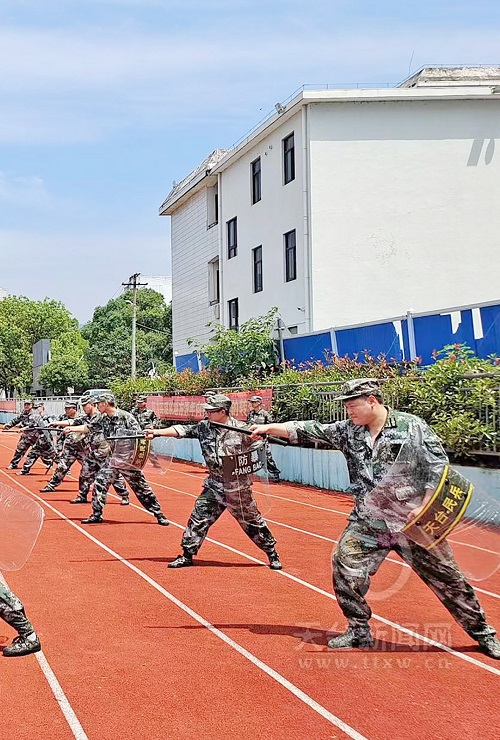 我县组织乡镇民兵应急备勤联合训练