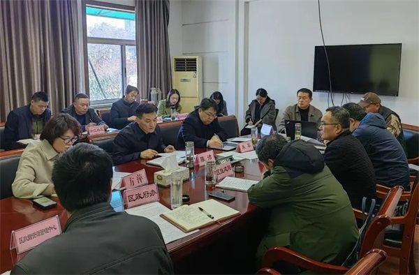 陈洁主持召开老旧小区改造工作调度会