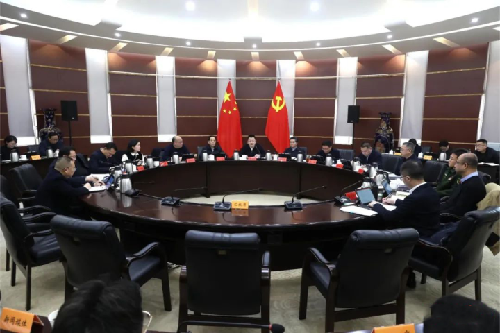 区委常委会召开会议 研究部署“八张报表”“八张问题清单”等工作